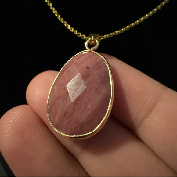 ✨2 for $30✨ Natural Rhodonite Pink Stone Pendant (Gold Tone Chain Necklace) - Picture 6 of 11